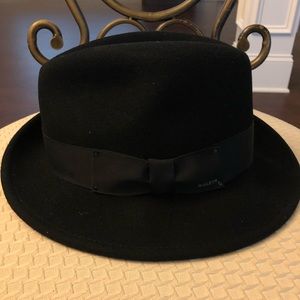 Bailey of Hollywood light felt black hat